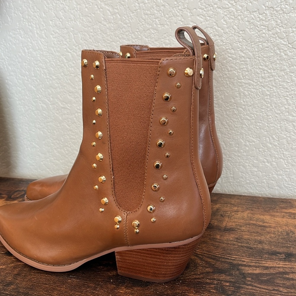 🆕 Michael Kors Kinlee Astor Studded Leather Ankle Boot - Picture 3 of 10